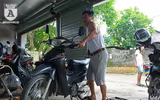 Cửa hàng sửa xe miễn phí cho người dân vùng lũ tại Chương Mỹ